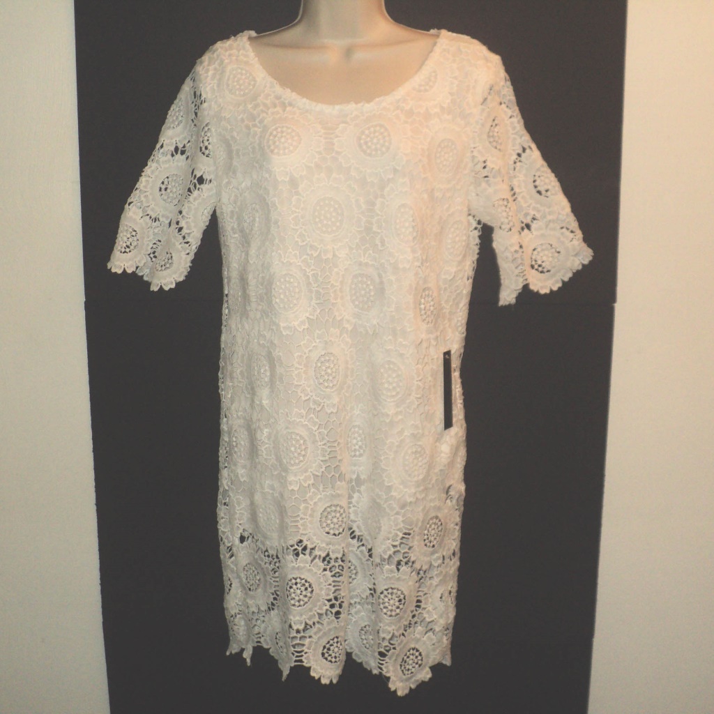 New Step In Style Size S White Floral Lace Dress
